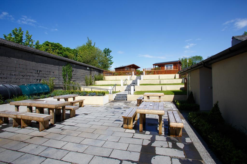 Giltraps Townhouse & Glamping Hotell Kinnitty Eksteriør bilde