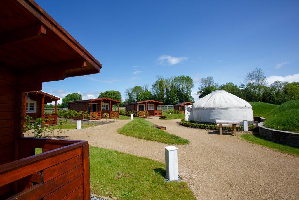 Giltraps Townhouse & Glamping Hotell Kinnitty Eksteriør bilde